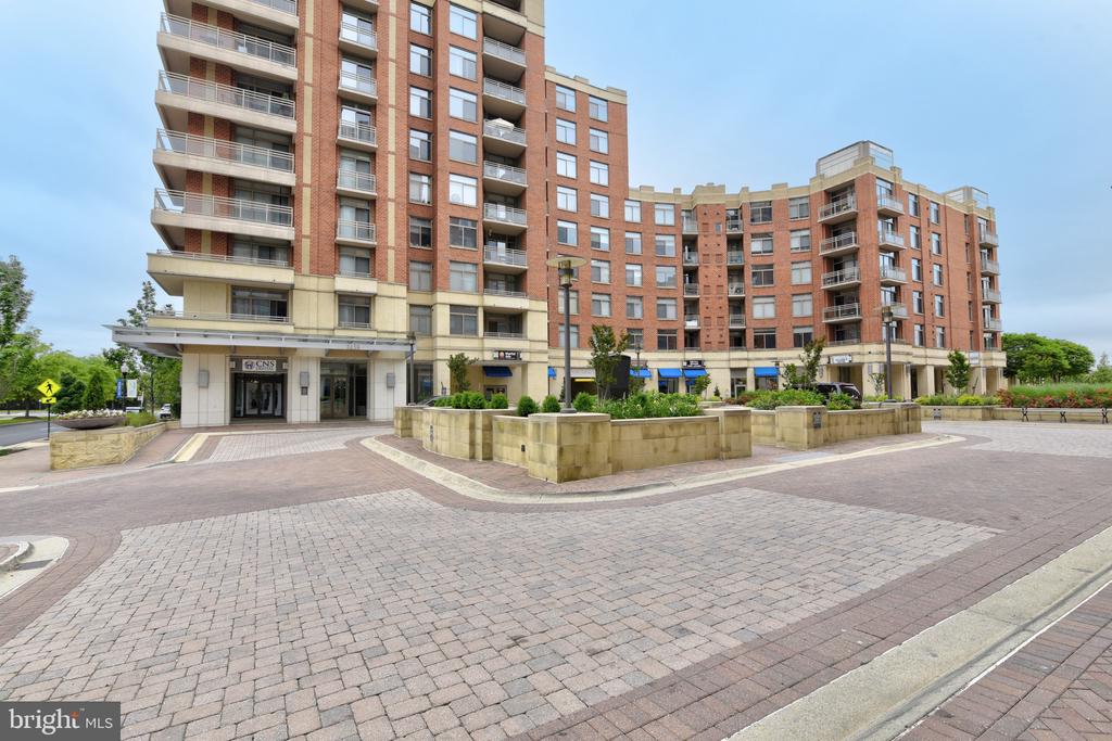 3600 S GLEBE ROAD 414W