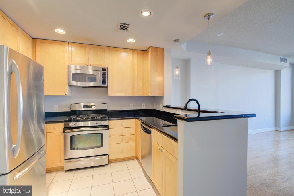 3600 S GLEBE ROAD 414W