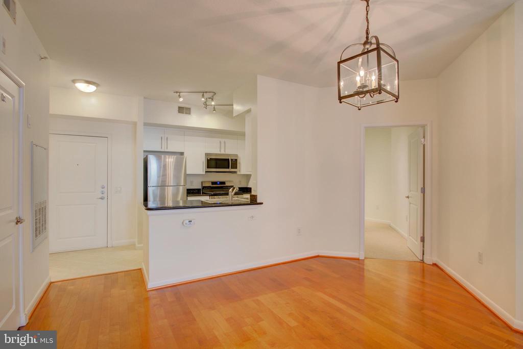 1021 N GARFIELD STREET 132