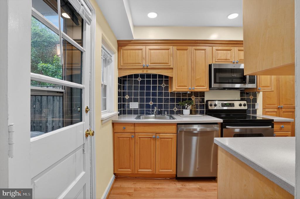 4656 36TH STREET S A