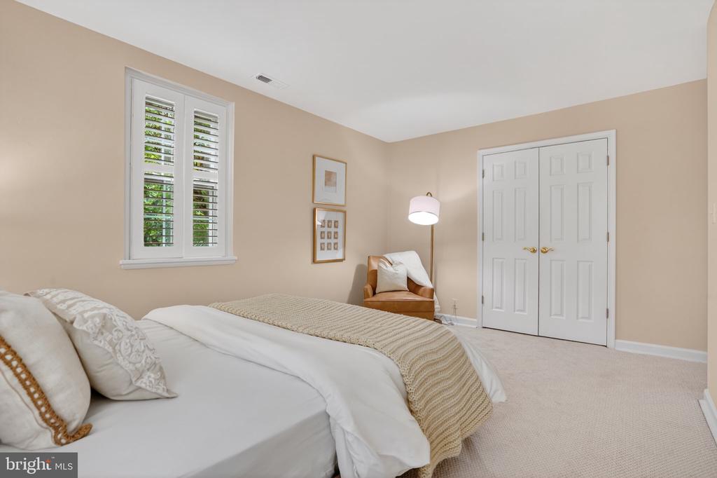 4656 36TH STREET S A