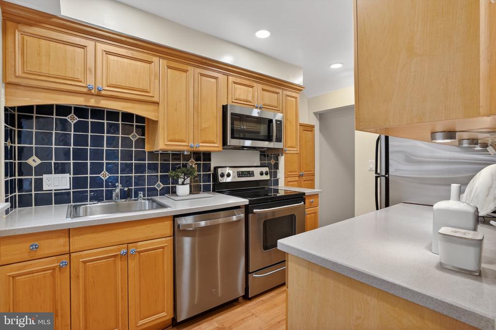 4656 36TH STREET S A