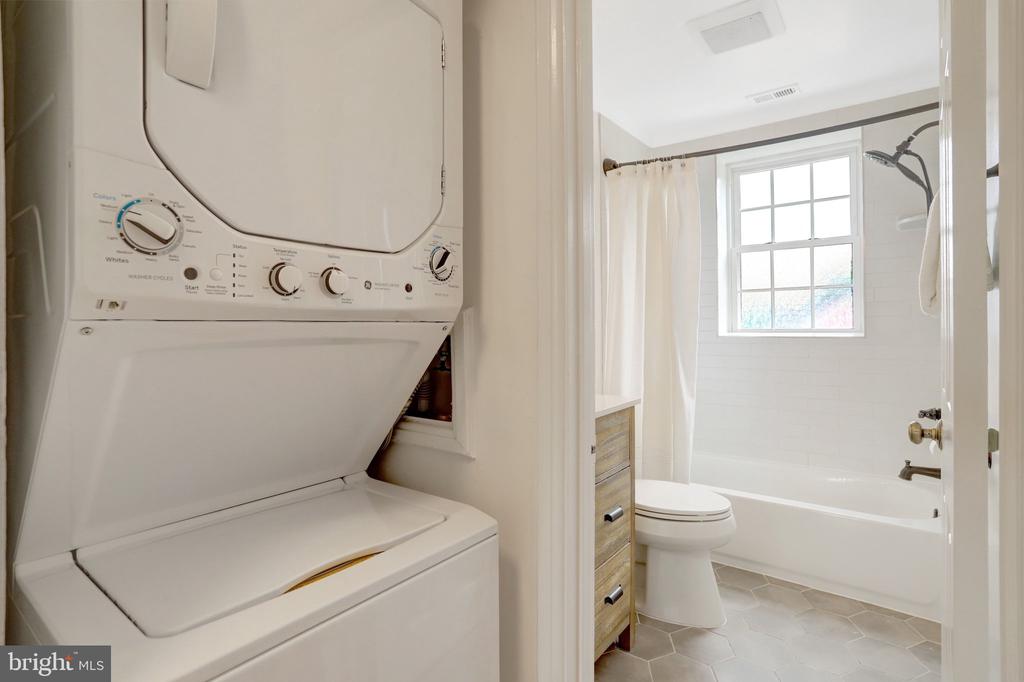 3052 S BUCHANAN STREET Unit: C1
