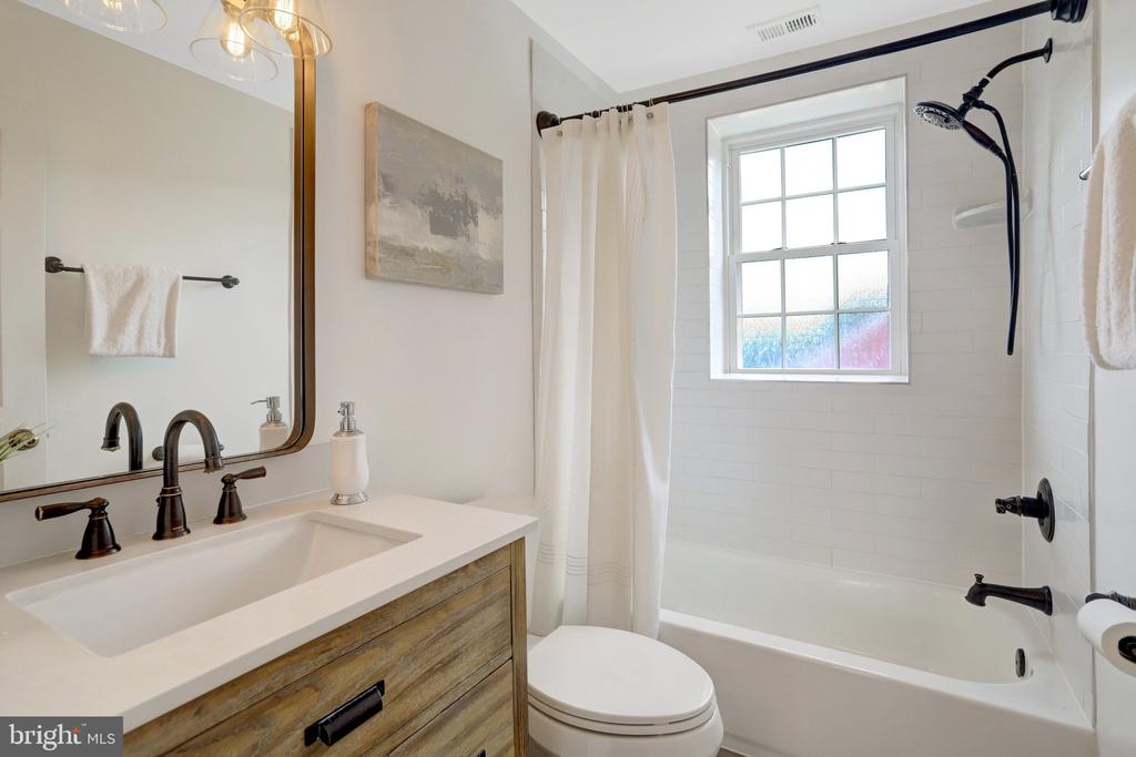 3052 S BUCHANAN STREET Unit: C1