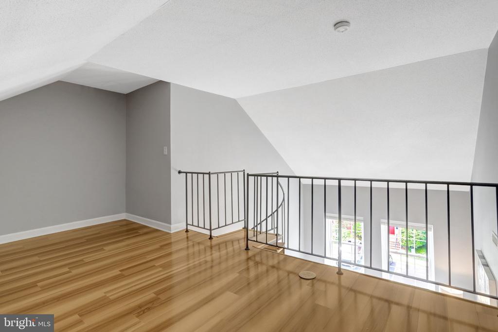 3052 S BUCHANAN STREET Unit: C1