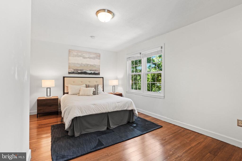 704 S ARLINGTON MILL DRIVE Unit: 17302