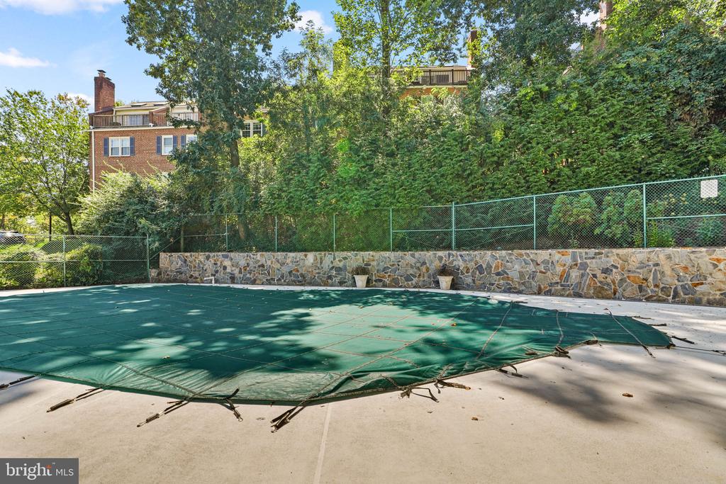 704 S ARLINGTON MILL DRIVE Unit: 17302