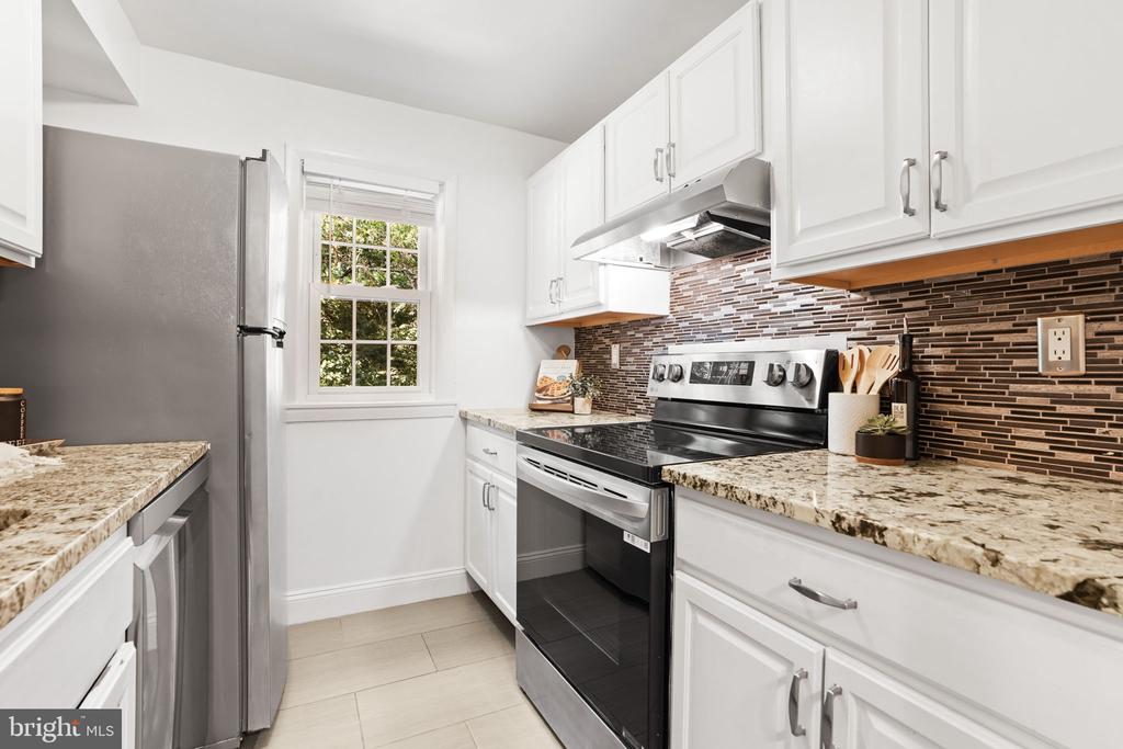 704 S ARLINGTON MILL DRIVE Unit: 17302