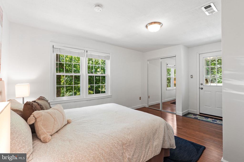 704 S ARLINGTON MILL DRIVE Unit: 17302