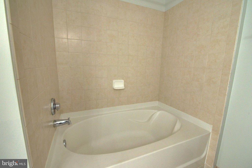 3600 S GLEBE ROAD Unit: 417W