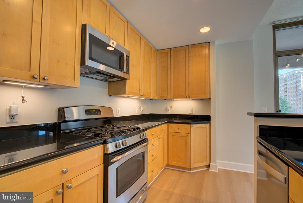 3600 S GLEBE ROAD Unit: 417W