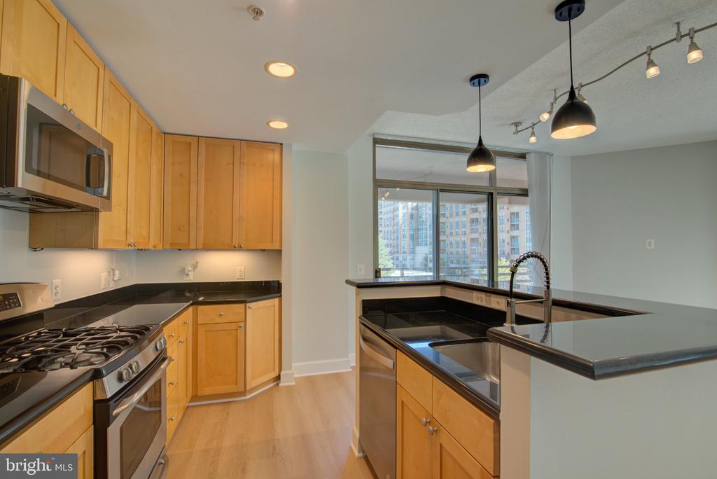 3600 S GLEBE ROAD Unit: 417W