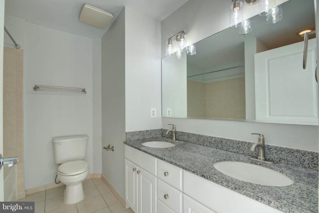 3600 S GLEBE ROAD Unit: 417W