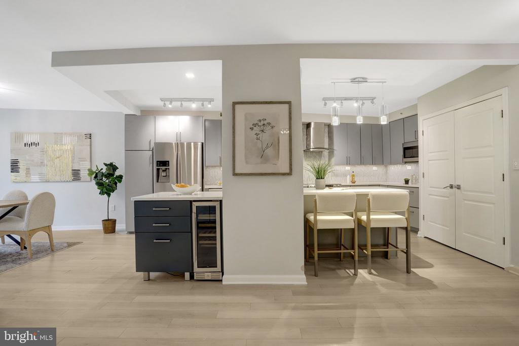 1300 CRYSTAL DRIVE Unit: 601S