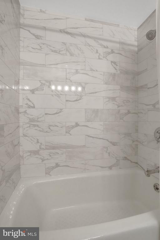 1300 CRYSTAL DRIVE Unit: 601S