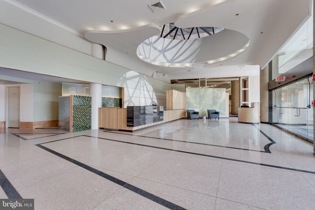 1300 CRYSTAL DRIVE Unit: 401S