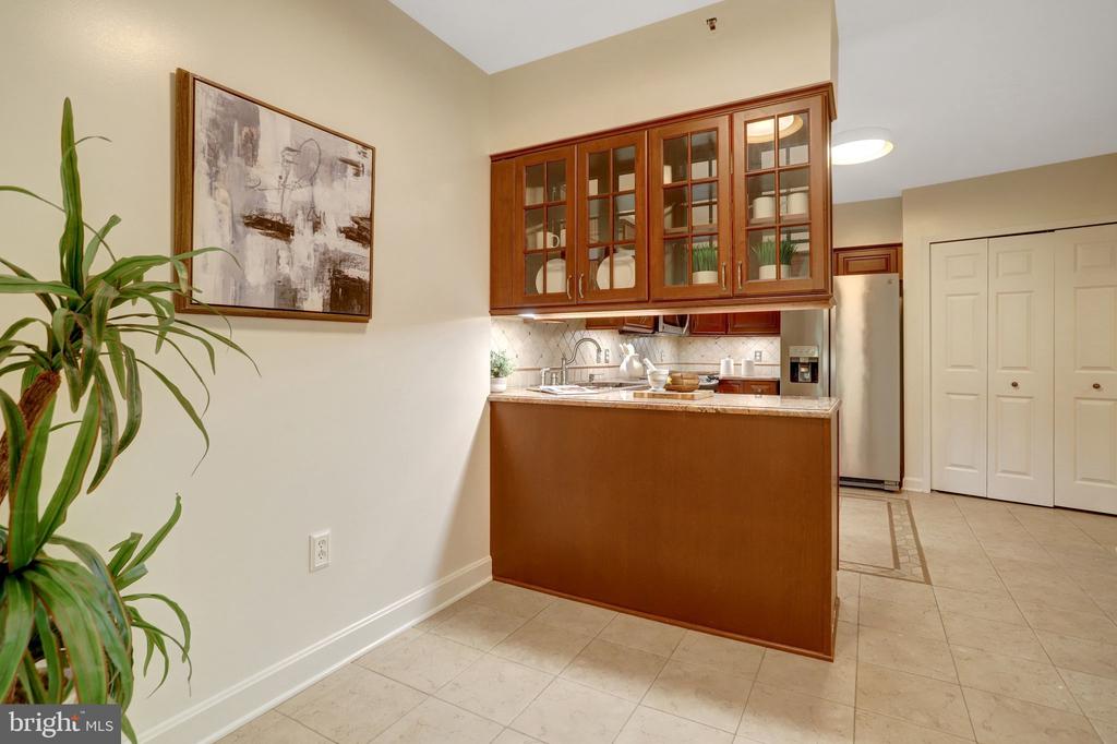 1300 CRYSTAL DRIVE Unit: 401S