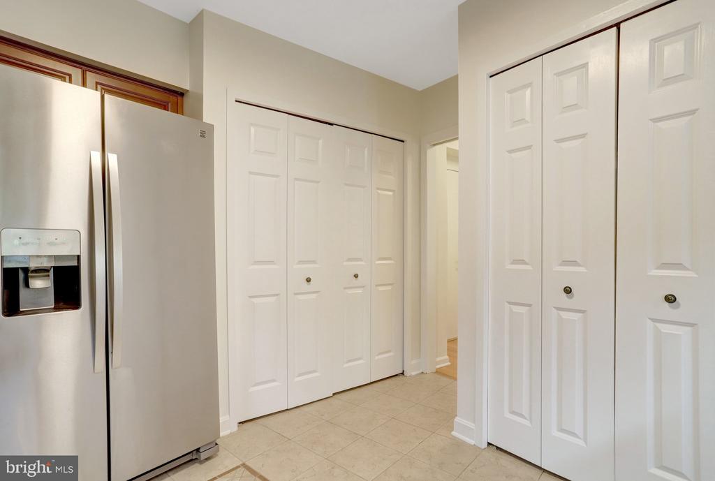 1300 CRYSTAL DRIVE Unit: 401S