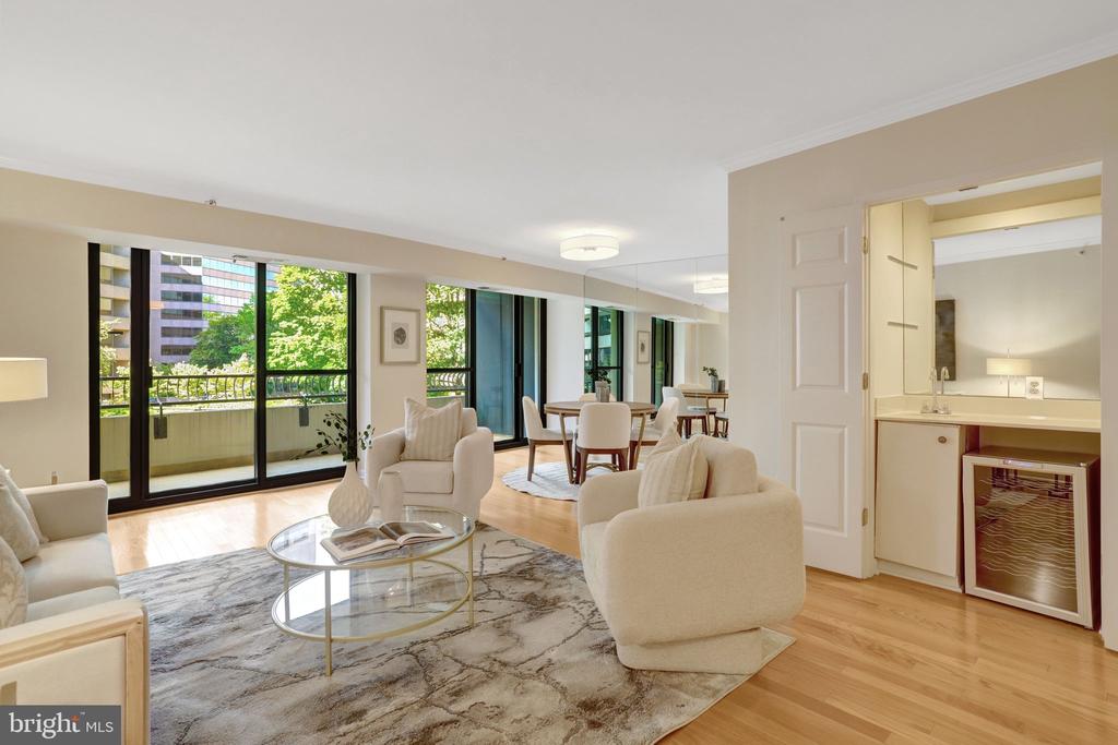 1300 CRYSTAL DRIVE Unit: 401S