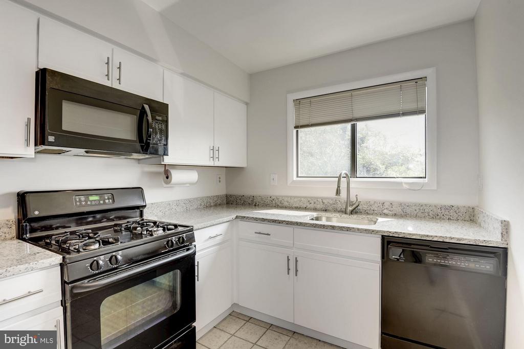 103 SKYHILL ROAD 8