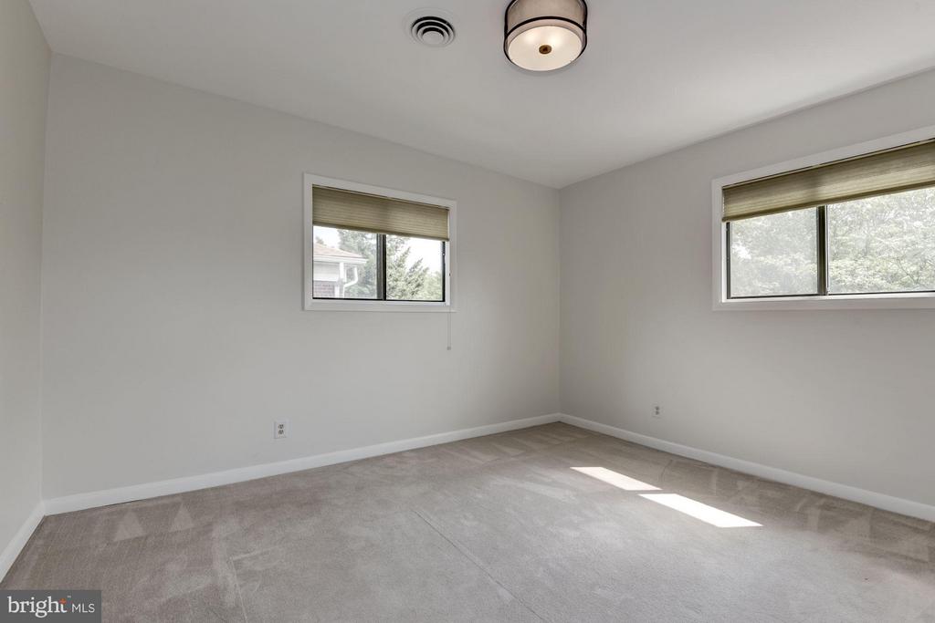 103 SKYHILL ROAD 8