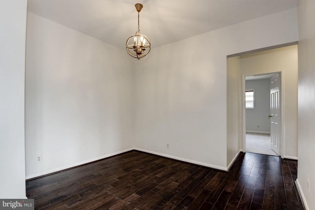 103 SKYHILL ROAD 8