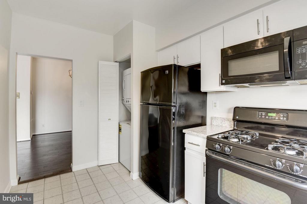 103 SKYHILL ROAD 8