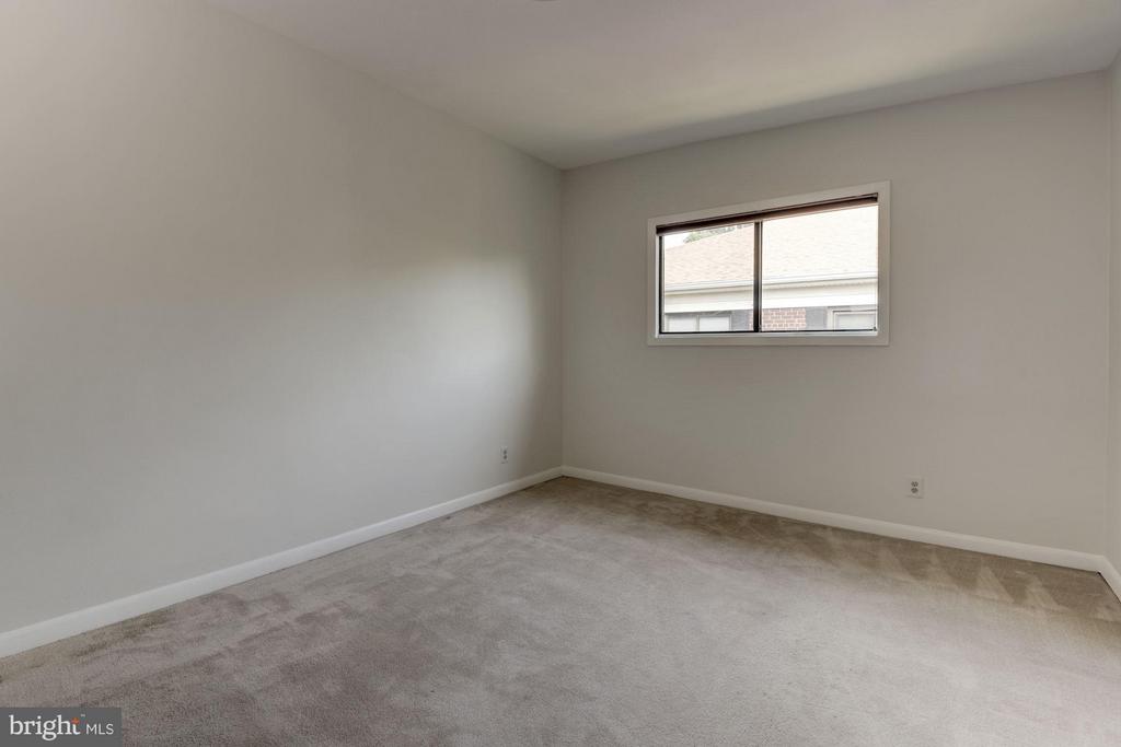 103 SKYHILL ROAD 8