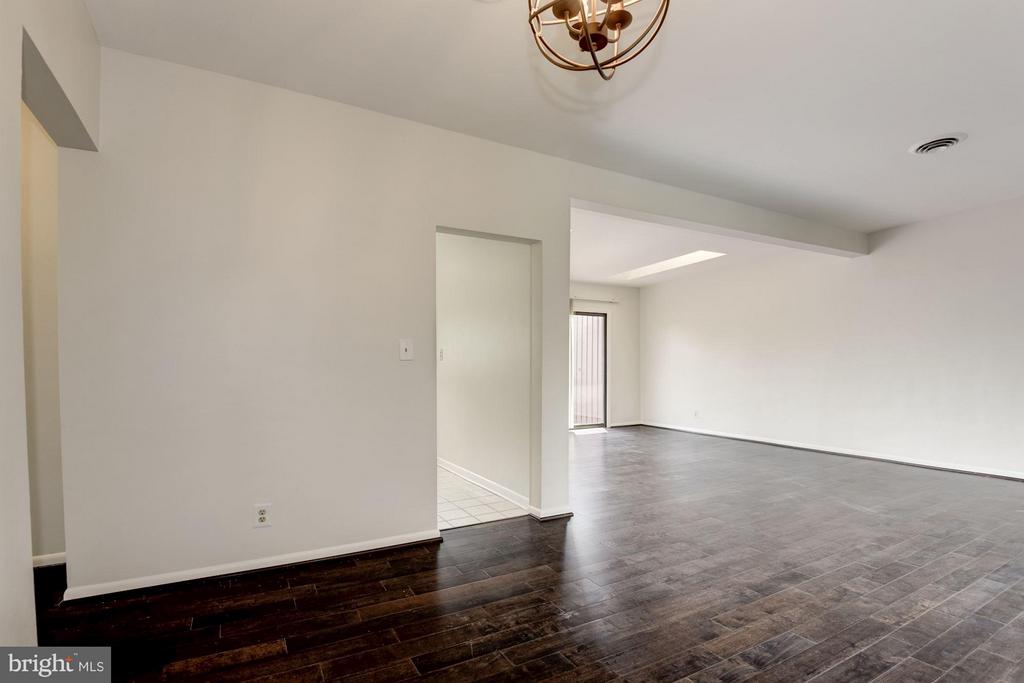 103 SKYHILL ROAD 8