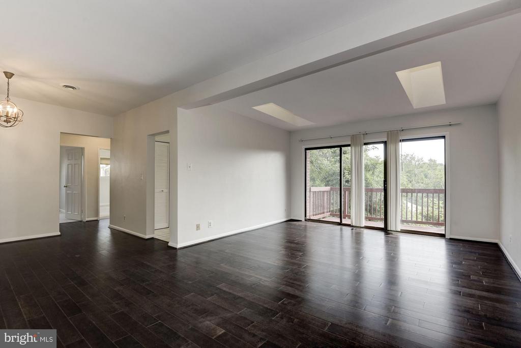 103 SKYHILL ROAD 8