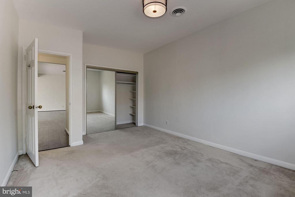 103 SKYHILL ROAD 8