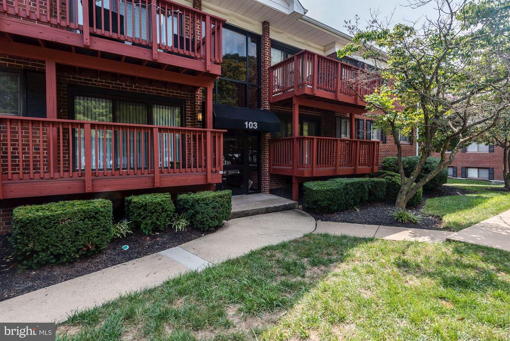 103 SKYHILL ROAD 8