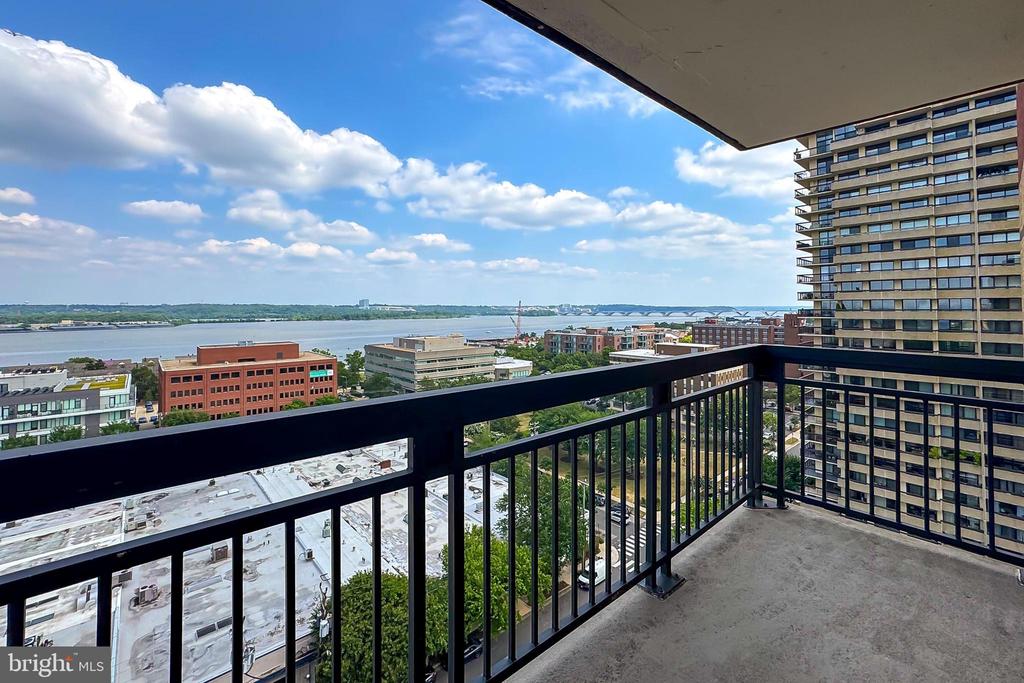 801 N PITT STREET 1407