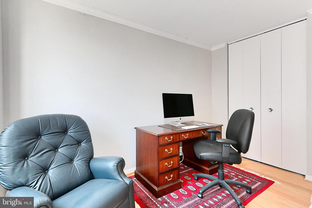 801 N PITT STREET 1407