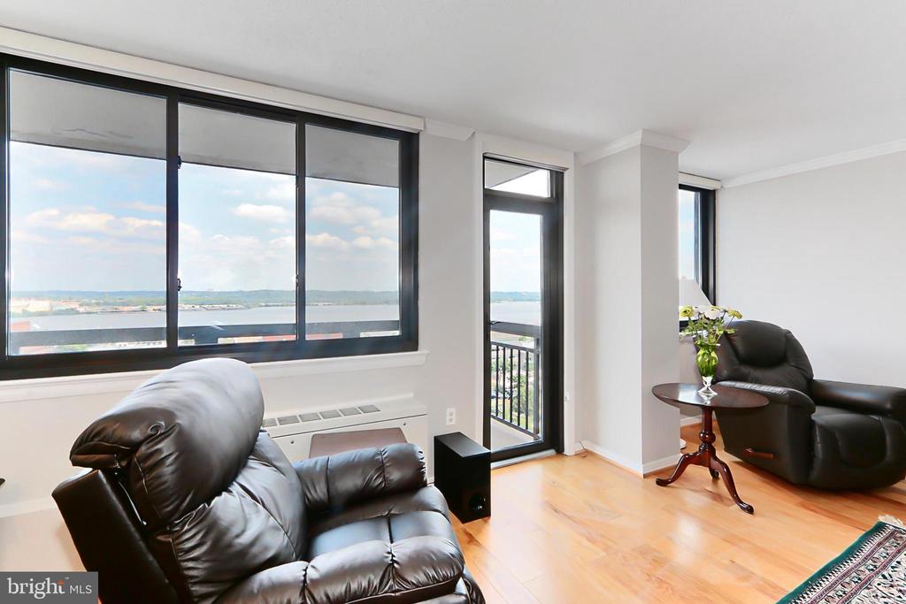 801 N PITT STREET 1407