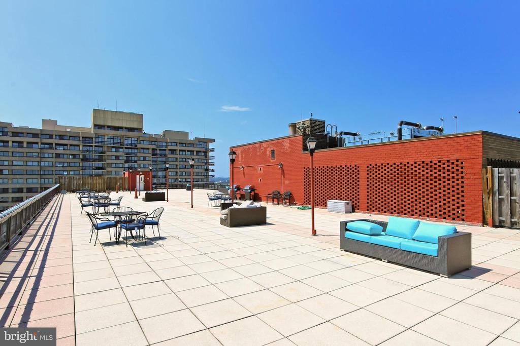 801 N PITT STREET 1407