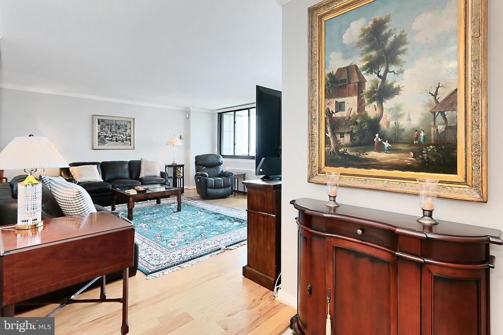 801 N PITT STREET 1407