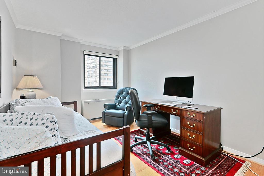 801 N PITT STREET 1407