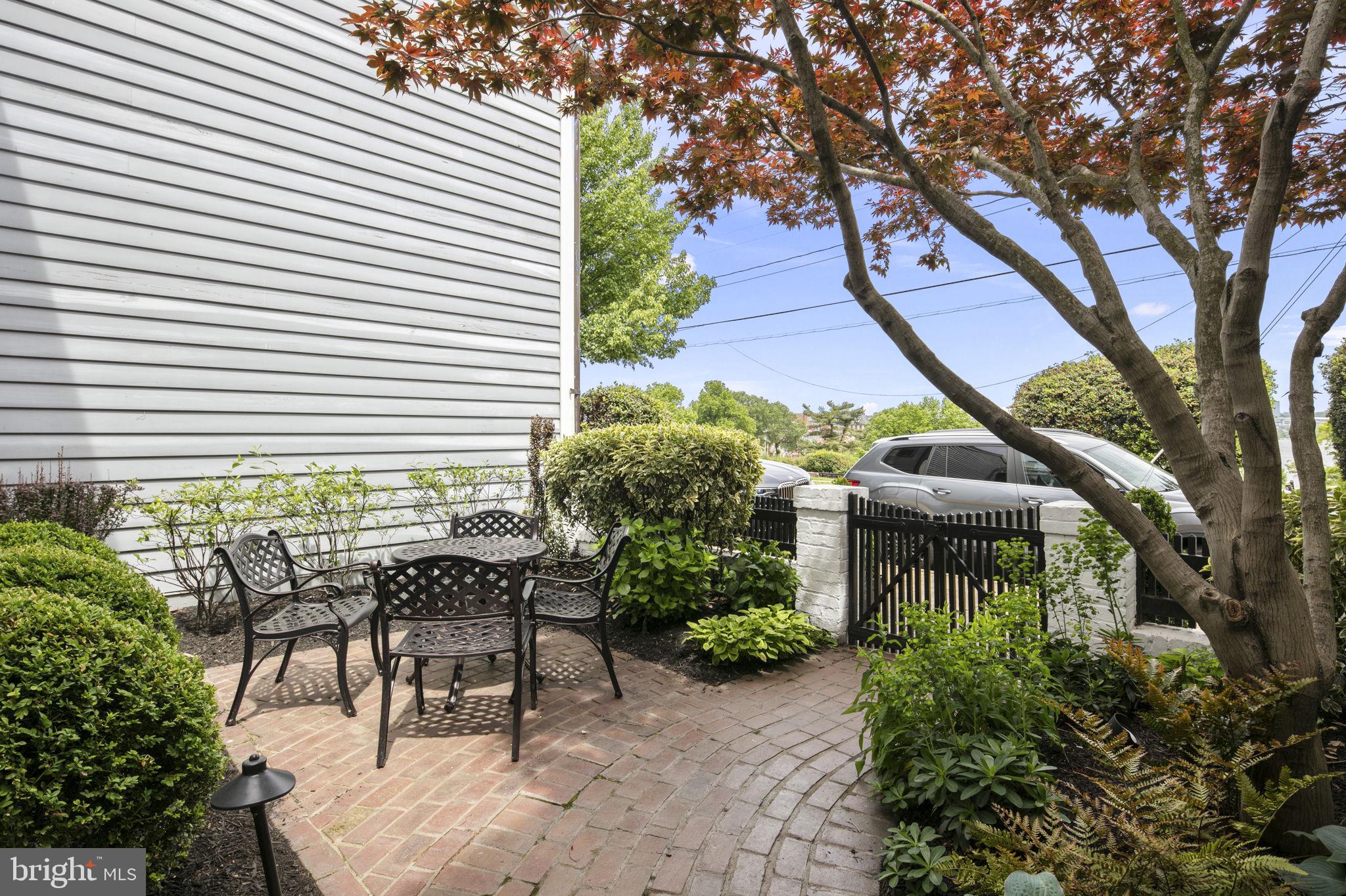 531 S LEE STREET