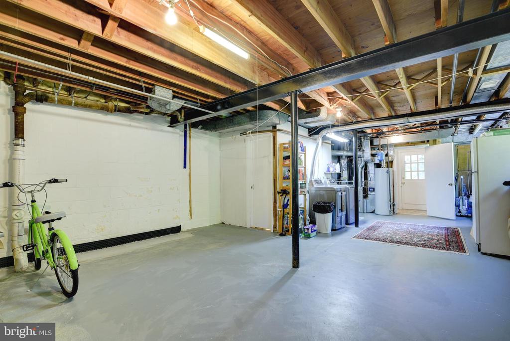 3516 STERLING AVENUE