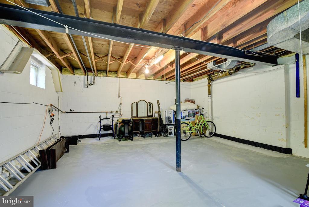 3516 STERLING AVENUE