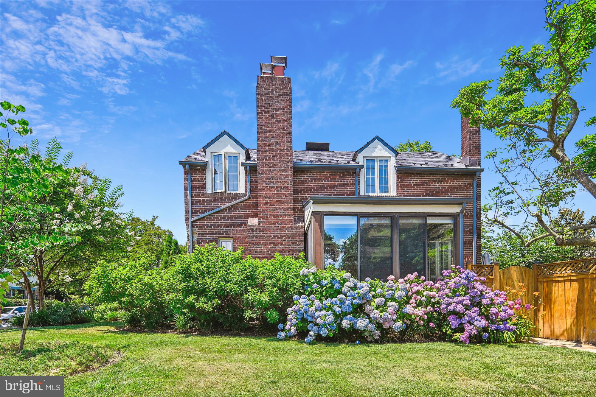 801 DEVON PLACE