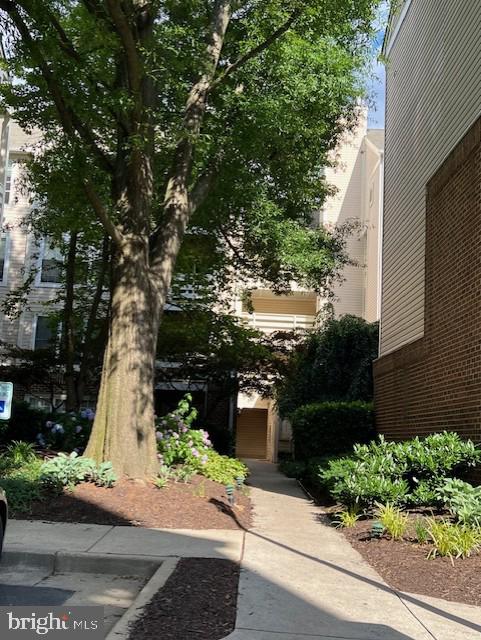 240 S REYNOLDS STREET 102