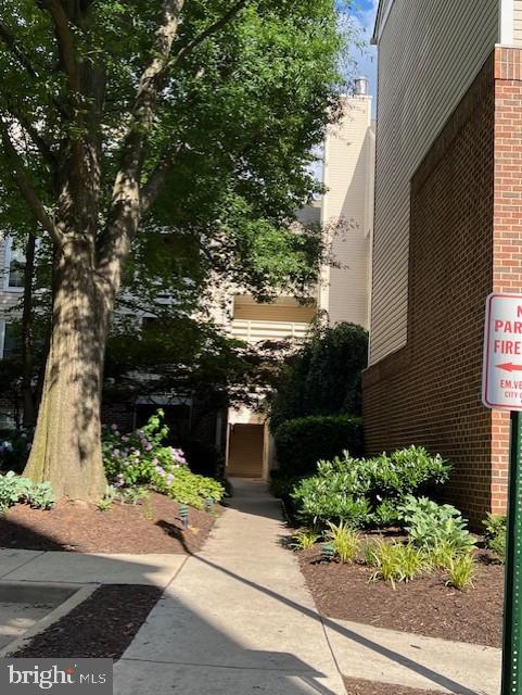 240 S REYNOLDS STREET 102