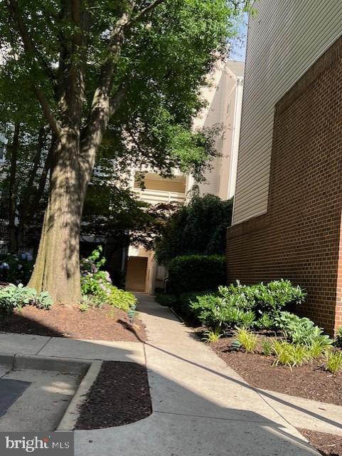 240 S REYNOLDS STREET 102