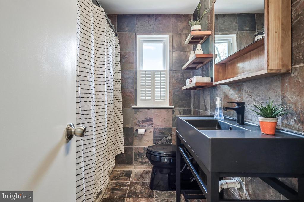 1108 VASSAR ROAD