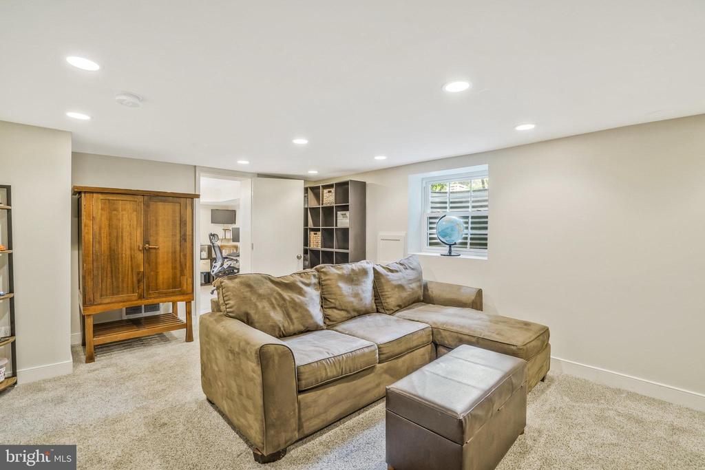 3501 NORRIS PLACE