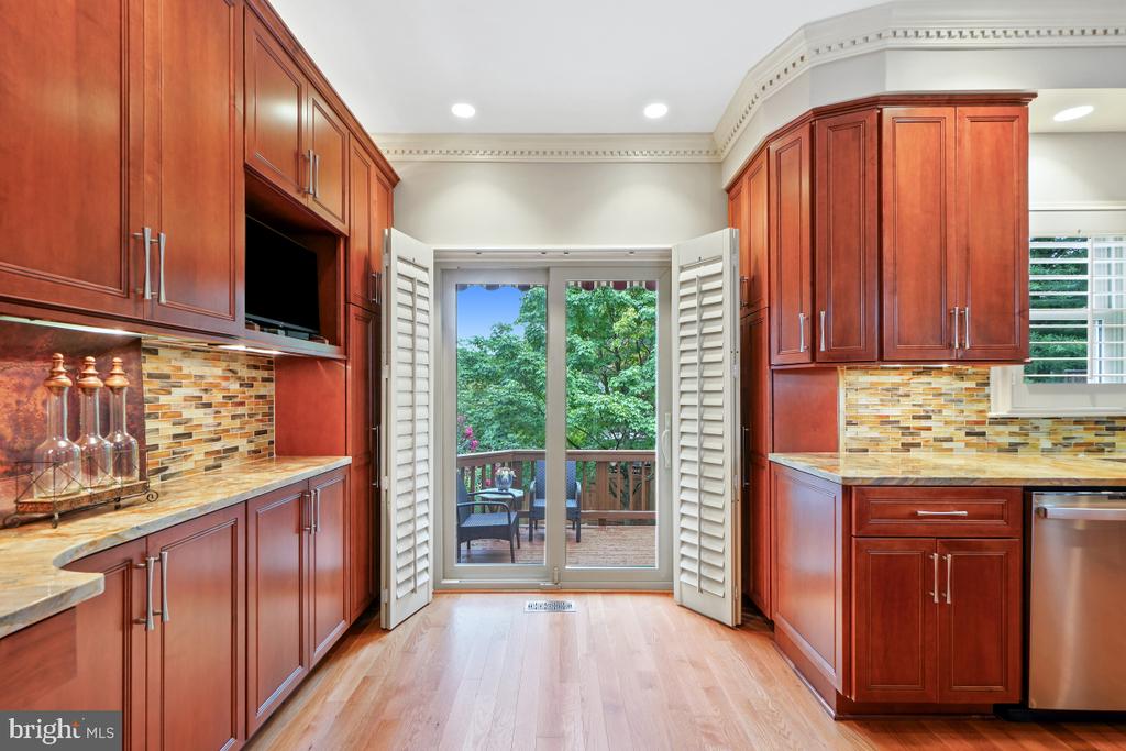 1212 DARTMOUTH ROAD