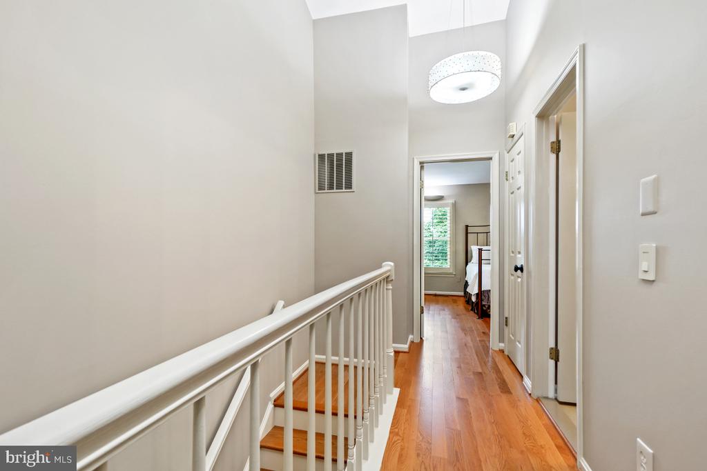 1212 DARTMOUTH ROAD