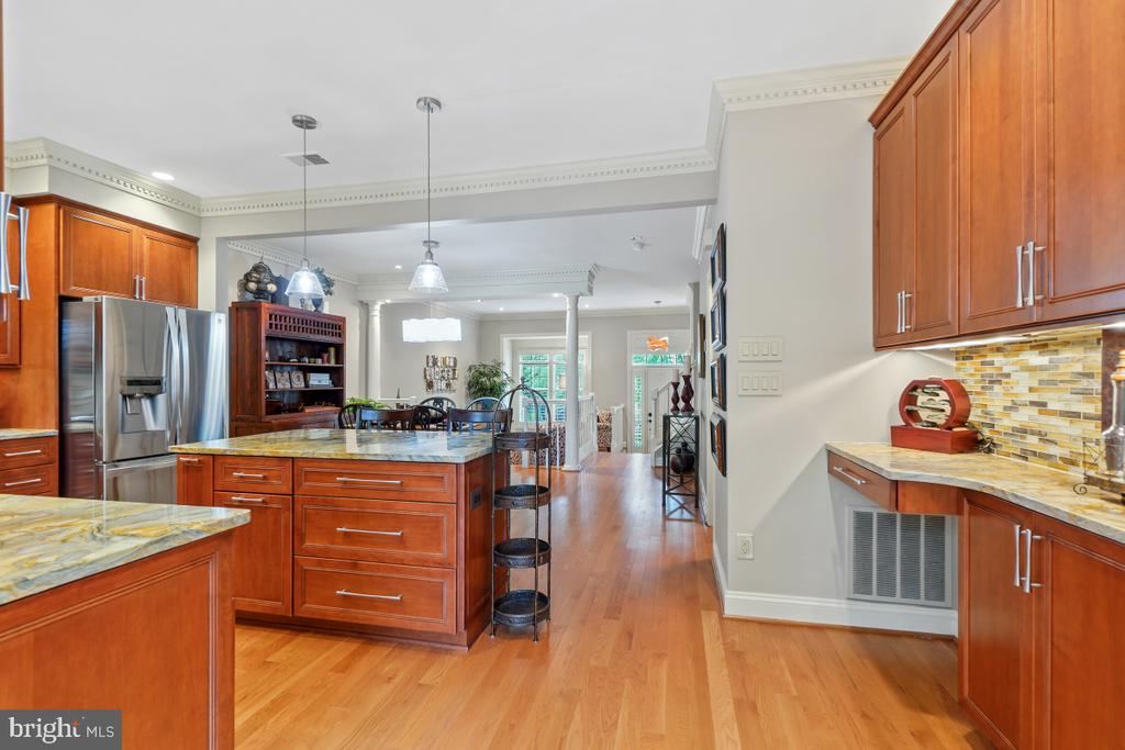 1212 DARTMOUTH ROAD